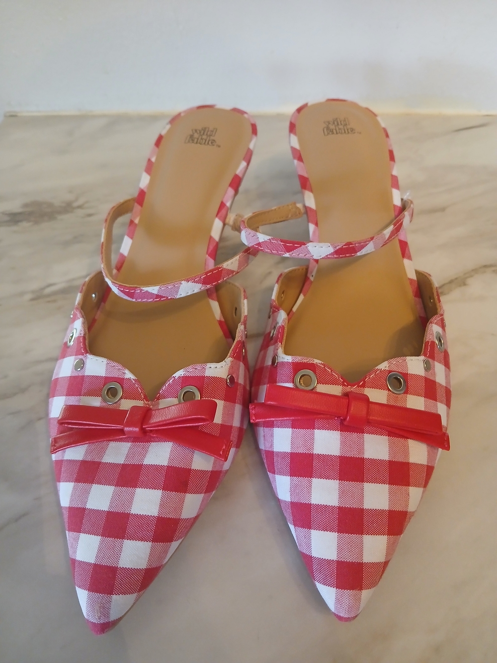 Size 9 wild fable Red & White Gingham Pointed-Toe Slip on Kitten Hills